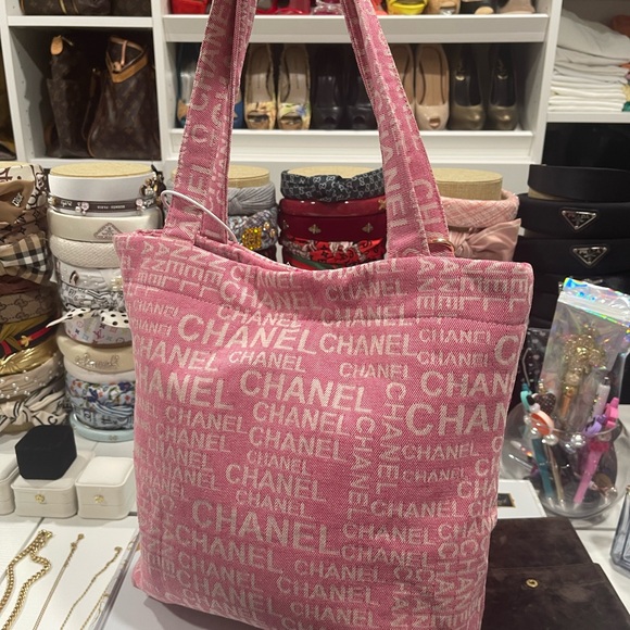 Chanel Pink Logo Tote with Gold Accents - Picture 9 of 13